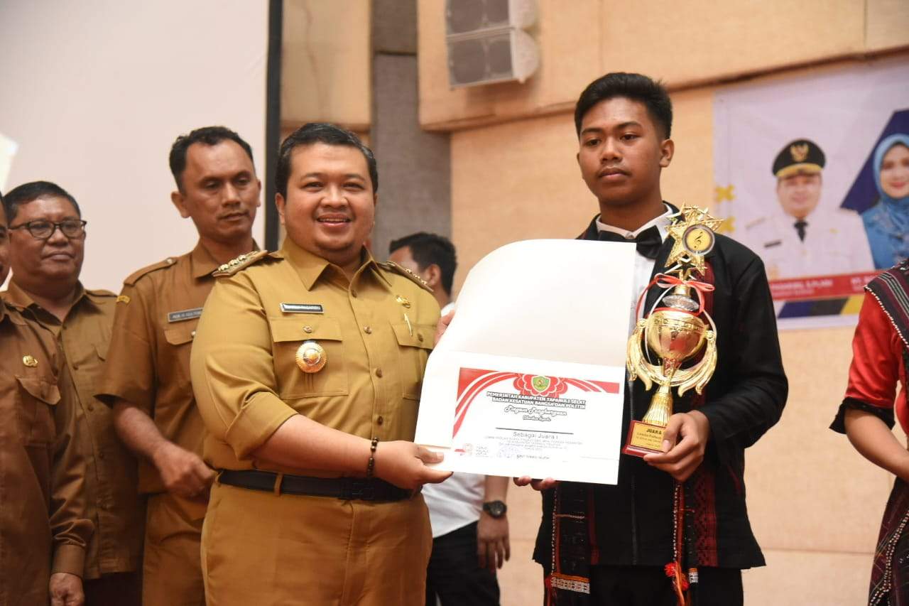 Bupati Dolly Ajak Pelajar Lestarikan Budaya Lokal Lewat Lagu Daerah