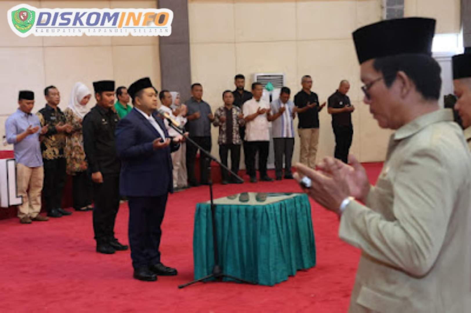 Bupati Tapsel Lantik Pejabat Administrator, Pengawas, Ka UPT Puskesmas dan Kepsek SD/SMP