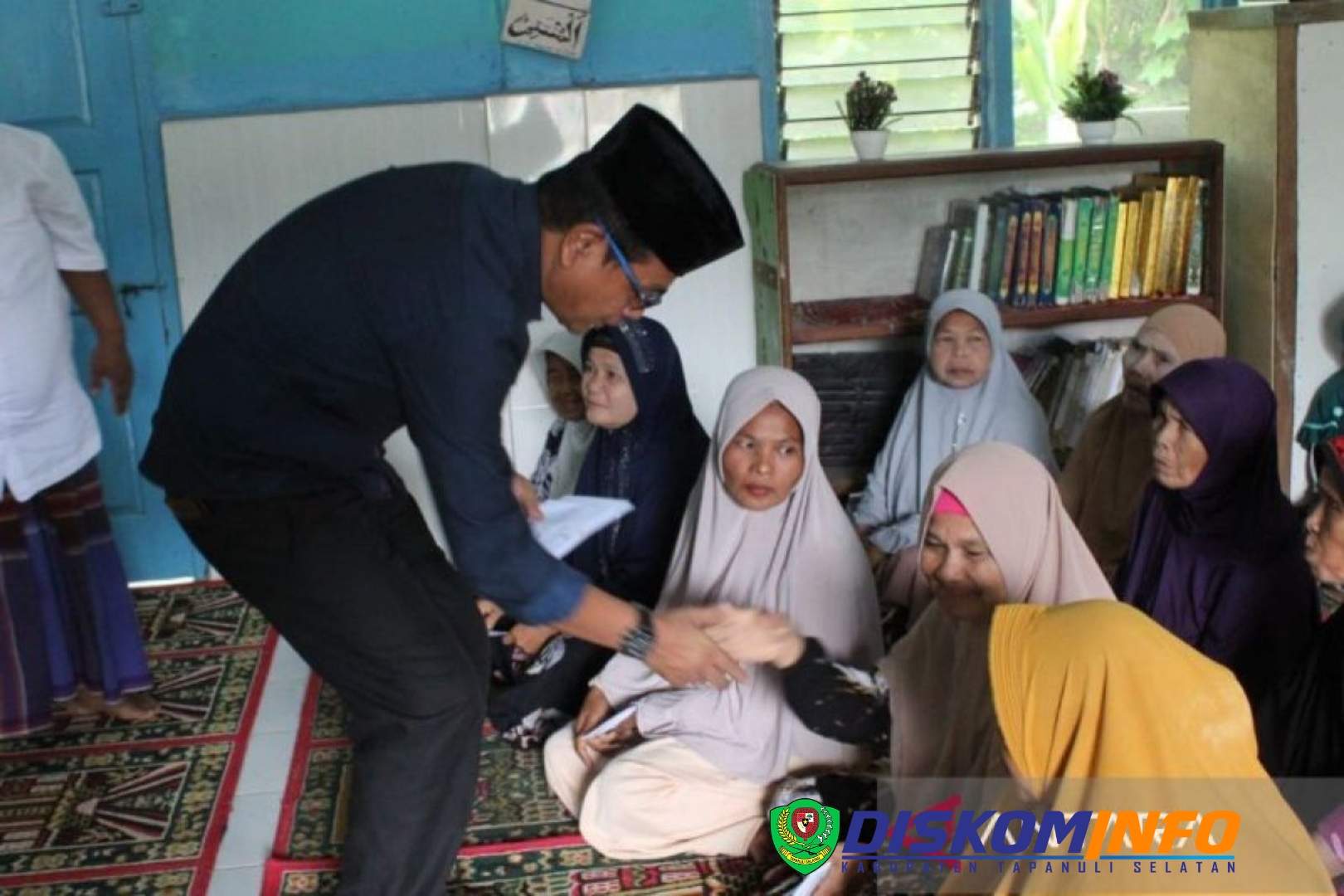 20 warga Angkola Selatan Tapsel terima zakat