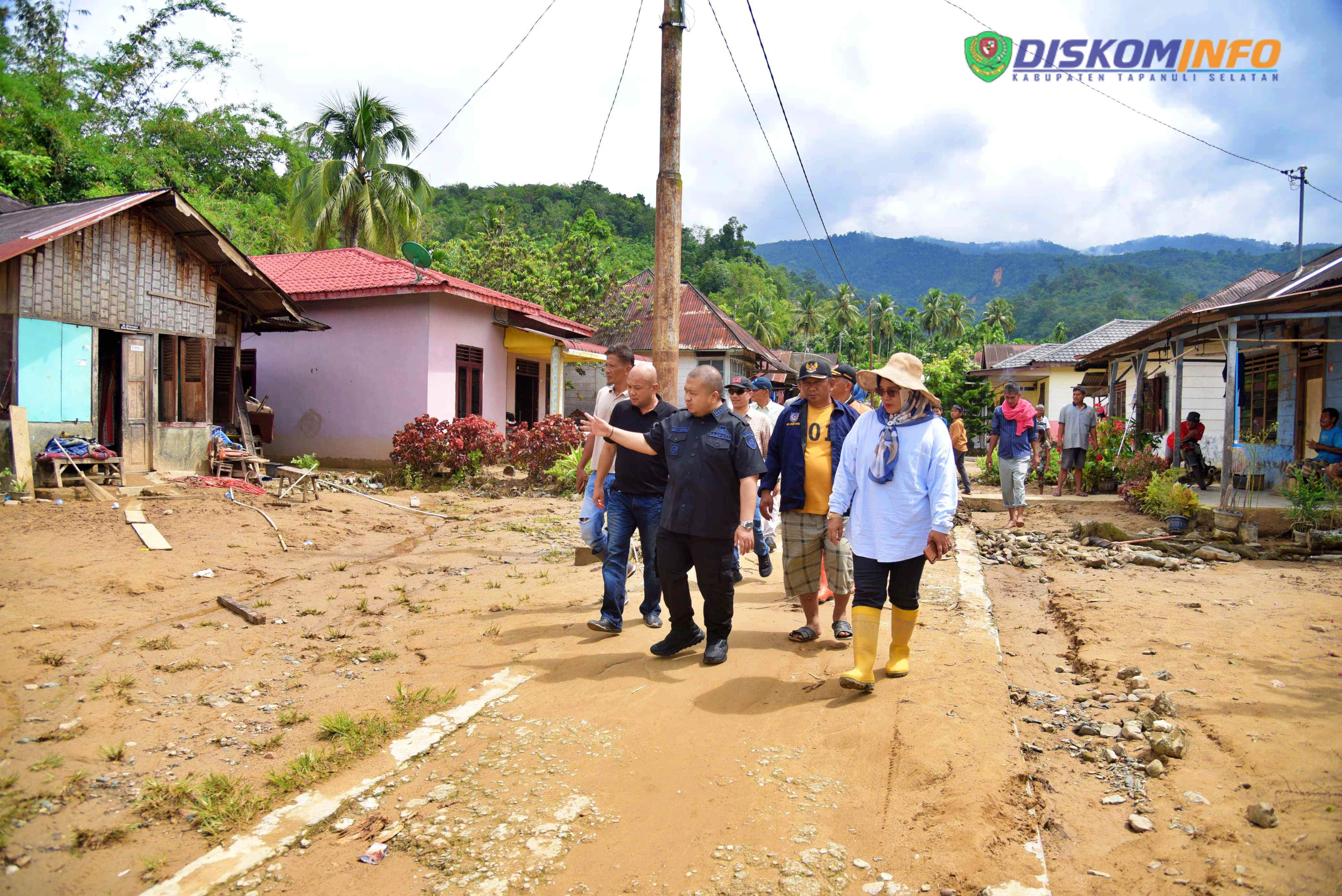 Langkah Cepat Bupati Tapsel, Jalan Lintas Yang Terdampak Banjir Dapat Di Akses Kembali
