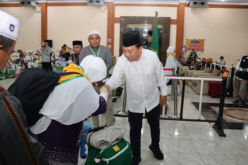 Jamaah Haji Asal Tapsel Tiba di Tanah Air, Wabup Sambut Kedatangannya di Asrama Haji Medan