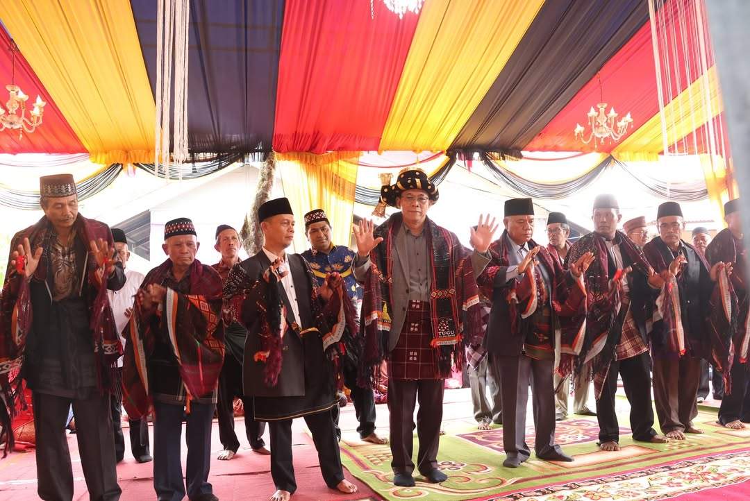 Bupati Tapsel Hadiri HUT ke-61 Tugu Raja Enda Jolo Pane, Apresiasi Warisan Leluhur dan Komitmen Pembangunan