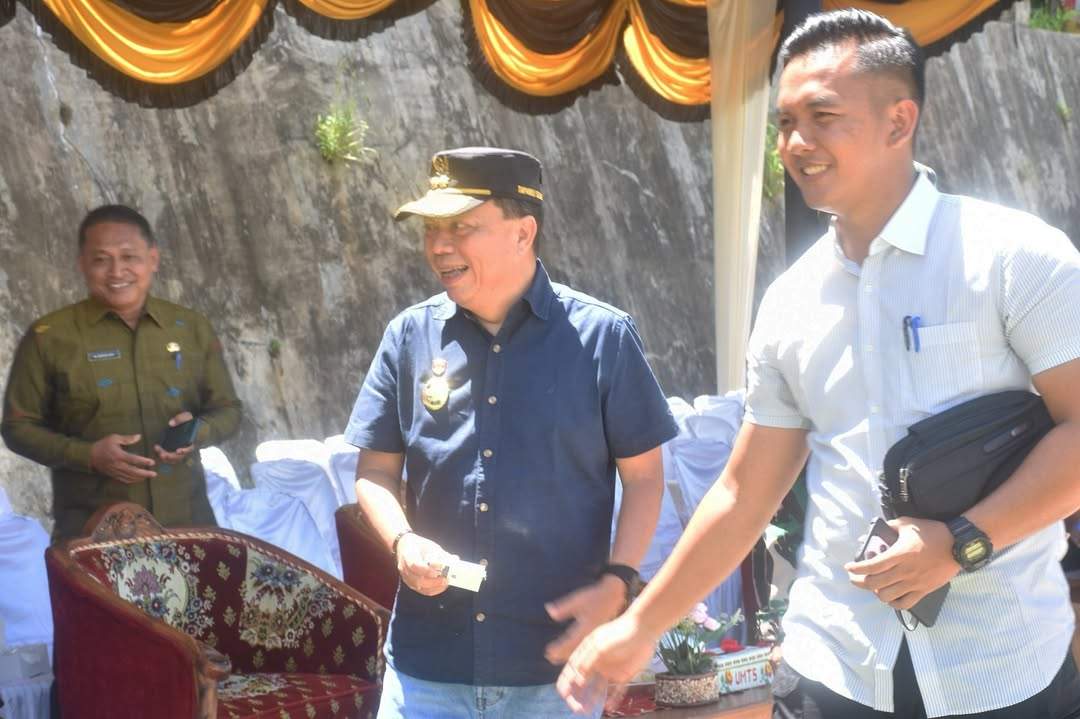 Wabup Tapsel Lepas 690 Mahasiswa UMTS Jalani KKN 2025