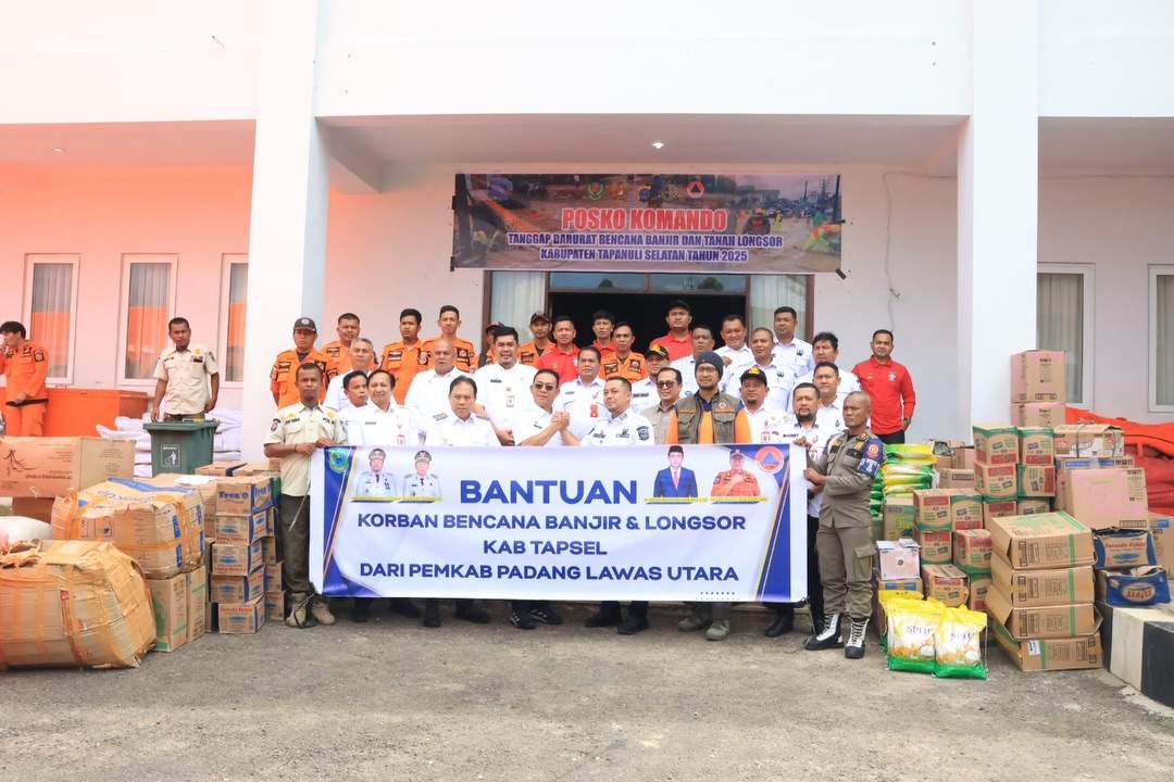  Bupati Padang Lawas Utara H.Reski Basyah Harahap, S.STP., M.Si tiba di Kabupaten Tapanuli Selatan untuk menyerahkan langsung bantuan kemanusiaan bencana banjir dan longsor,