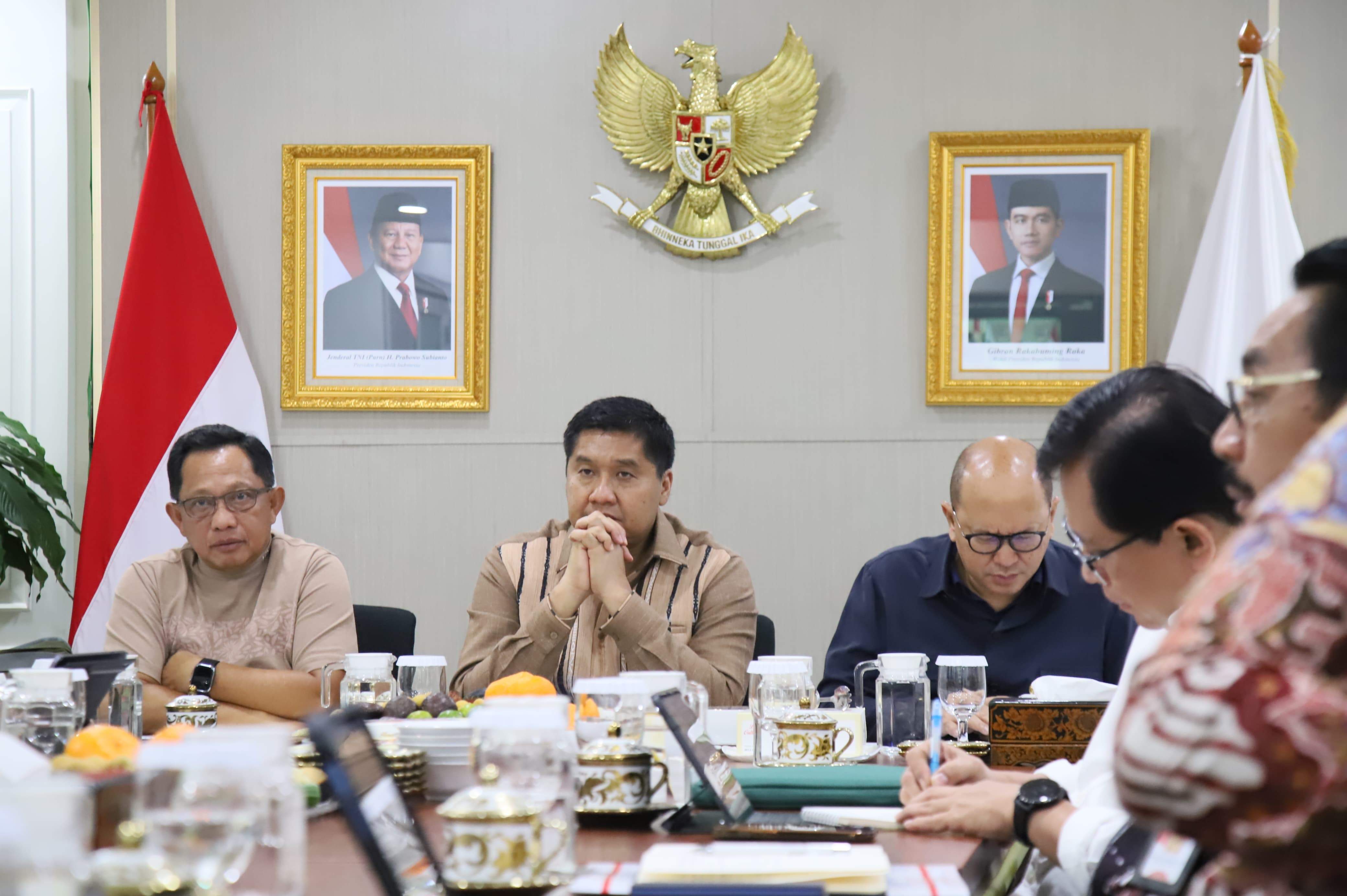 Mendagri Minta Pemda Percepat Pendataan Rumah Warga Terdampak Bencana di Sumatera