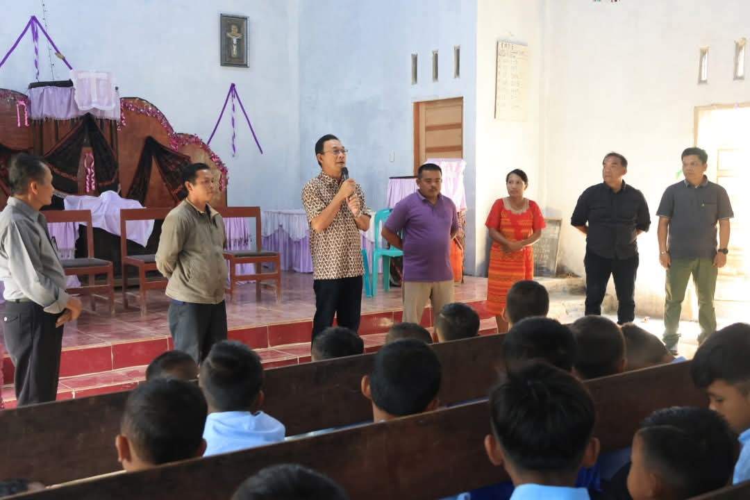 Bupati Gus Irawan Rayakan Natal Bersama Jemaat GKPA Batusatail, Ajak Doakan Tapsel Bangkit dari Bencana