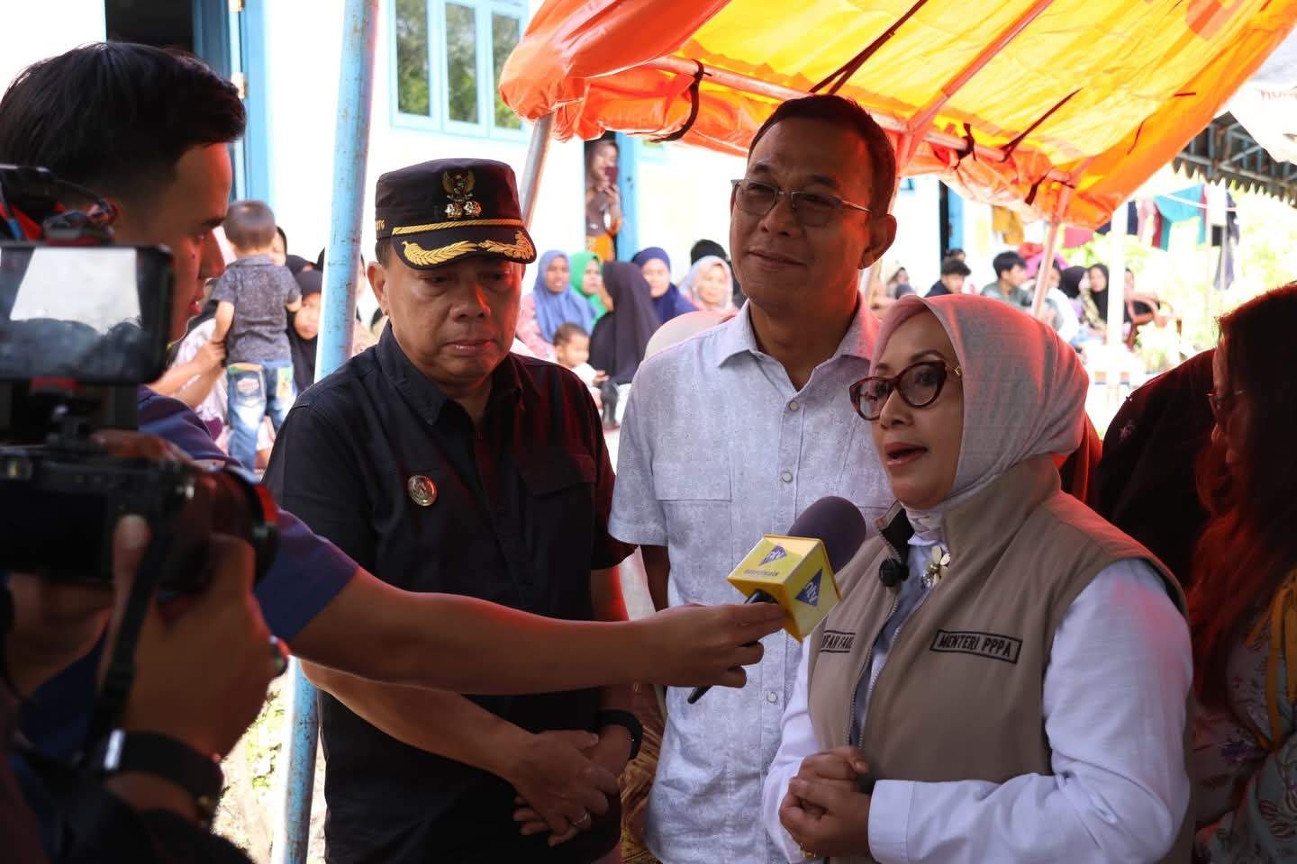 Menteri PPPA Kunjungi Pengungsian Marsada, Tegaskan Pemulihan Bencana Harus Berpihak pada Perempuan dan Anak