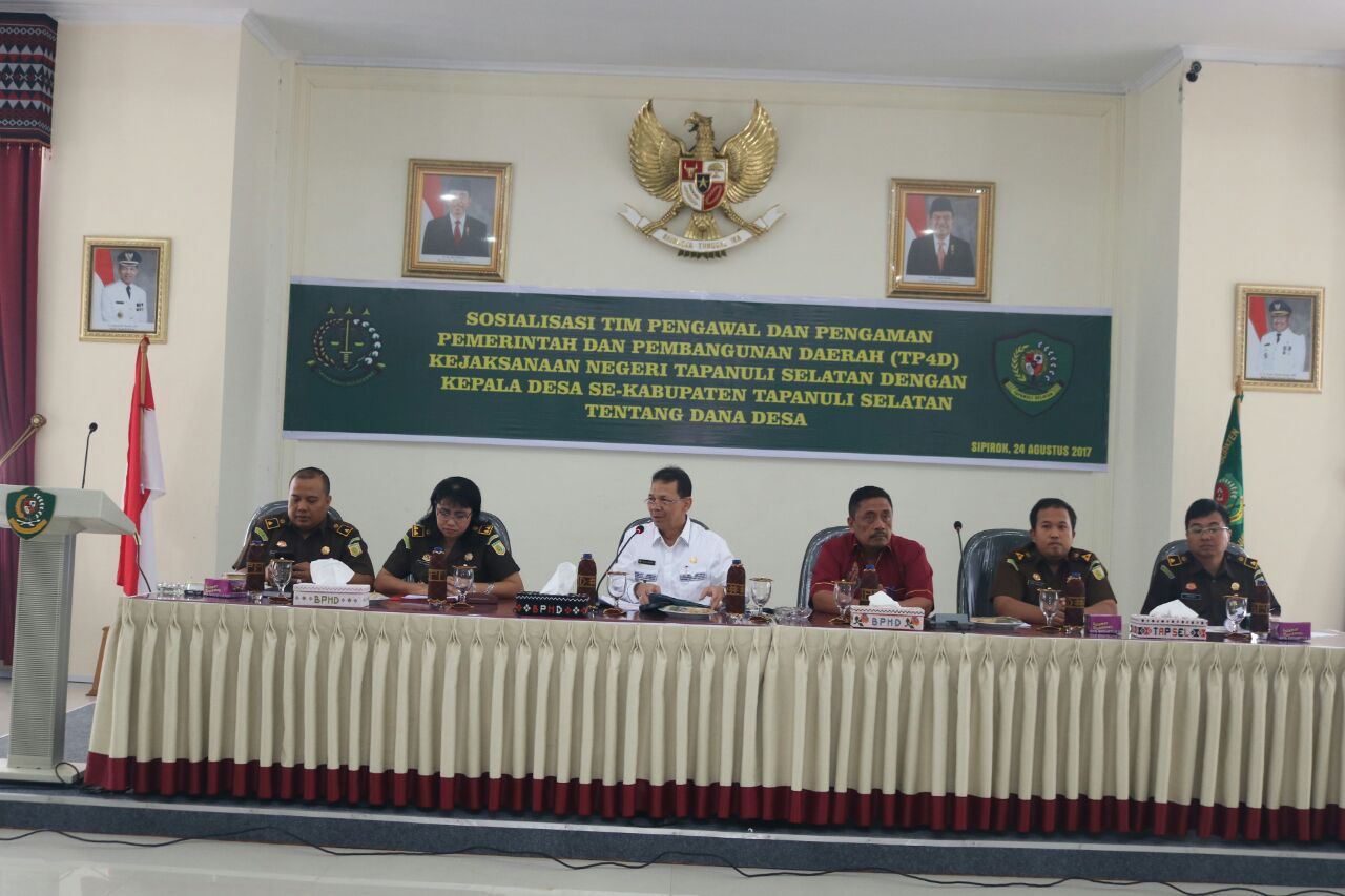 Bupati Tapsel Buka Sosialisasi TP4D