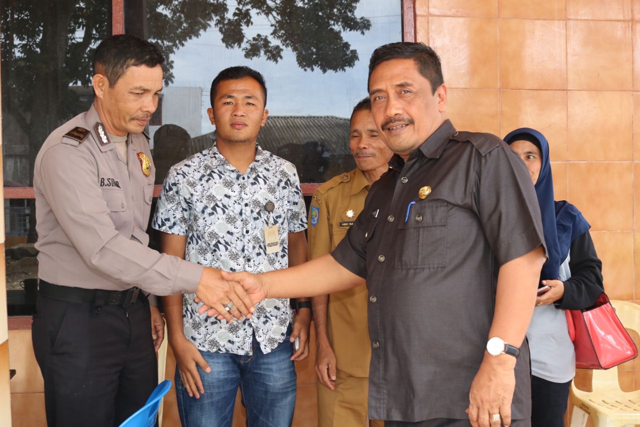 Sekda Tapsel Tinjau Kesiapan Logistik H-1 Pilgubsu